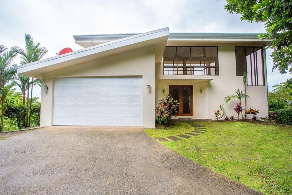 Parrita House | Vista Pacifica - Breathtaking Views and Peaceful Atmosphere Amazing Views & WiFi