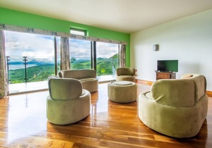 2B/2B IMPRESSIVE LAKE ARENAL, 3 POOLS, FULL KITCHEN