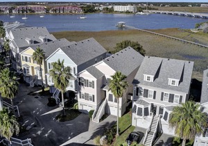 4 Bed Townhouse with Fantastic Location and River Views!
