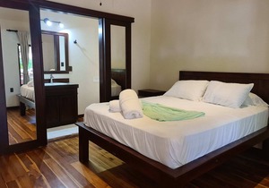 Cahuita Queen Room at Hona Beach Hotel