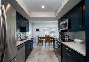 DESIGNER DECORATED 3 BR Spinnaker! Walk to beach & club! Amenity access! Dog Friendly!