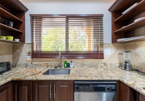 Escape to this poolside condo - The best location in Tamarindo