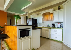LARGE BEAUTIFUL CONDO SUITE 2B/2B IN LAKE ARENAL