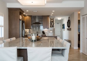 Luxury Unit - Top Floor Balcony on the Gulf- Crimson #302