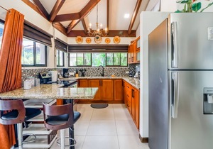 Modern villa with private pool, gas grill, internet & beach access
