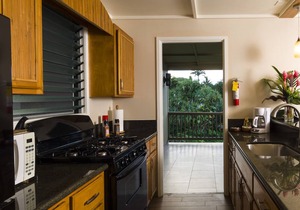 Oceanfront #4 at Hana Kai Maui - 1 Bedroom Upper Floor Corner 100ʻ from Water!