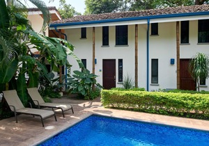 Only 350 meters from Tamarindo beach and downtown. In quiet and safe area.