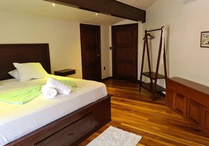 Zarcero King Room at Hona Beach Hotel