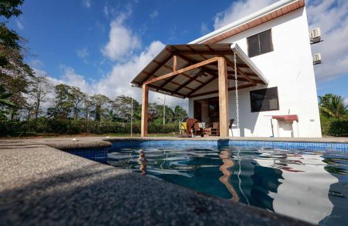 Bandera Villa | 2 Comfortable New Villas Near Pacific, Private Pool with Waterfall