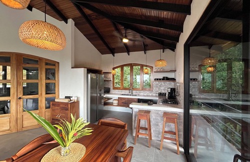 Ballena House | Casa Selvatica Short term Rental - Life time memories