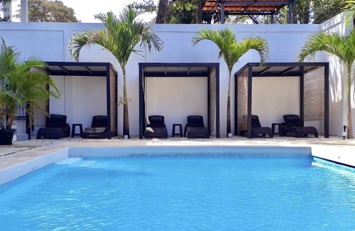 Tamarindo Apartment | Casita: 1 queen bed studio w/kitchen