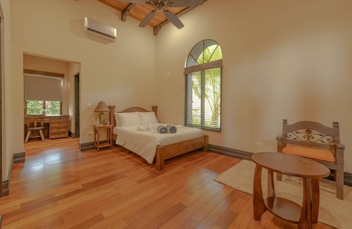 Ballena House | Entire Home and Casita for up to 13 people! Magical sunset and ocean views!