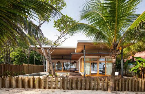 Carmen Villa | Luxury Beachfront Villa Akoya