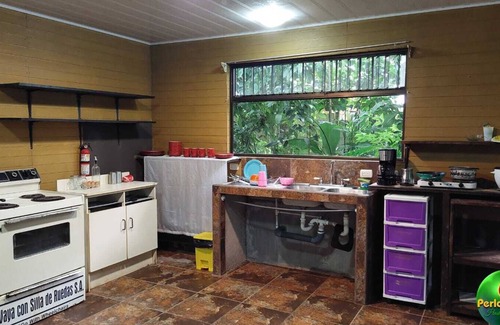 Chilamate Hostel | Perla verde hostel y tours en la zona