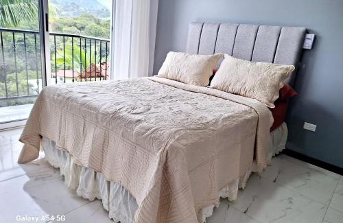 San Isidro de El General Hostel | Vistas del Sol-Casa Victoria