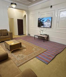 Al Ashkharah House | بيت الاشخرة