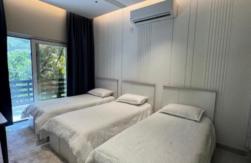 Al Hamra Villa | شاليه ميلان Milan Chalet