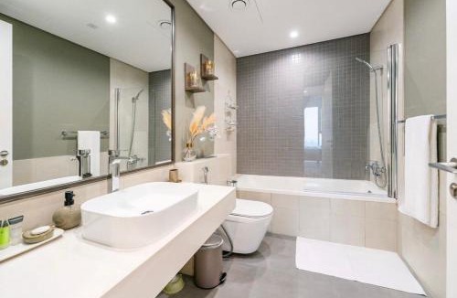 Bur Dubai Apartment | 1-Bedroom Apartment near Dubai Frame High Floor