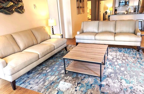 Downtown Seattle Apartment | 1 Block to Pike Pl Market ~ View Balcony ~ Easy Walk to Stadium - HUGE unit!