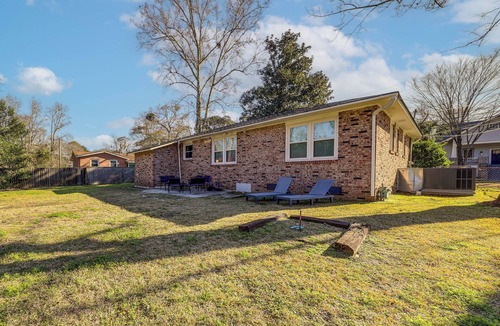 North Charleston House | 1 Mi to Park Circle: Pet-Friendly Home w/Yard