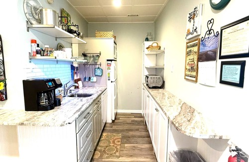 Isle of Palms Condo | #109 Heart of IOP 1st Fl Studio 4 Min Walk 2 Beach