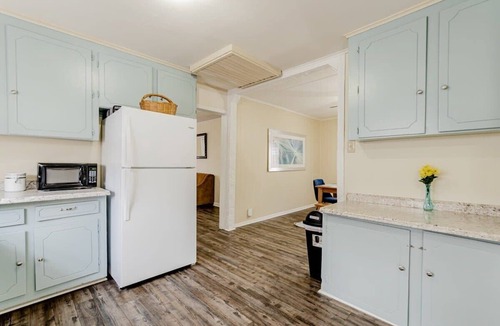 West Columbia House | 15mins to Downtown- Adorable on Taylor, Both Units