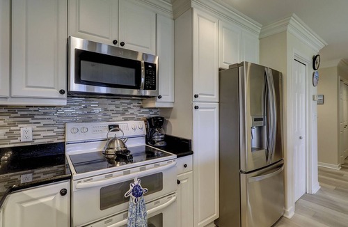 South Beach Condo | 1851 Beachside Tennis - Gorgeous Vies of Calibogue Sound!