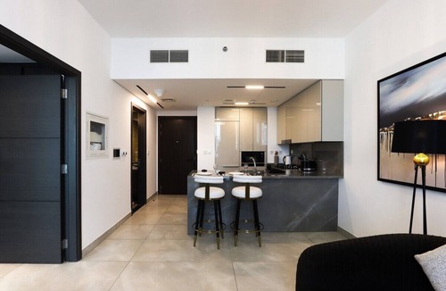 Business Bay Apartment | 1BR Paragon Tower | Burj Khalifa & Canal Views