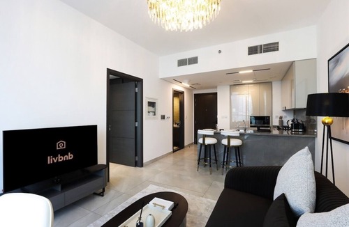 Business Bay Apartment | 1BR Paragon Tower | Burj Khalifa & Canal Views