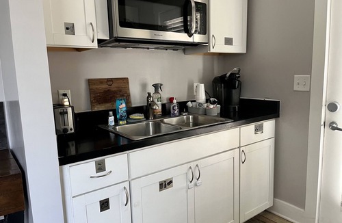 North Charleston Resort | 2 Bedroom 1 Bath on the Edge of Charleston Near Airport