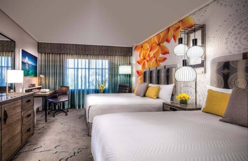 Florida Center Hotel | 2-Bedroom Suite at a 4⭐️ Hotel