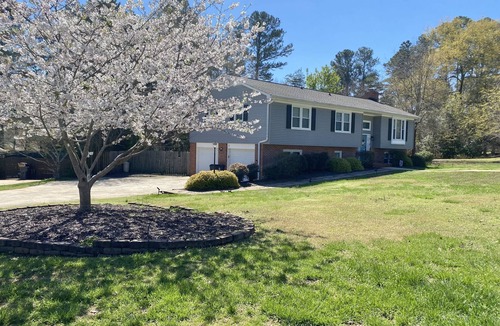 Conestee House | 2 Living Spaces -2800 ft.² -Sleeps 10