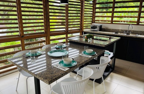 Naranjo House | 2-Suite Villa, 200 Meters from Quiet Beach, Fast Internet, Pool, Parking