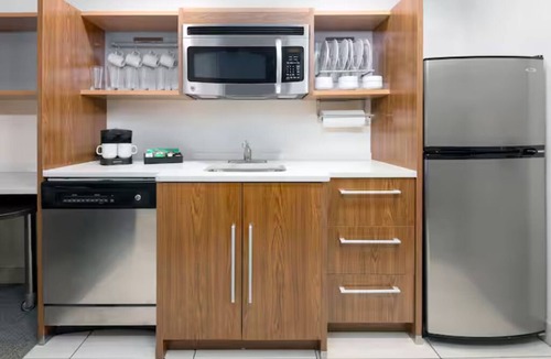 North Charleston Hotel | 2 Units of Studio Suite w/Pool Access & Breakfast | 1 mi to Tanger Outlets