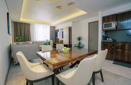 Al Muraqqabat Hotel | 2 Units | Urban Dubai Adventure | Fountain, Burj Khalifa & Downtown Walks
