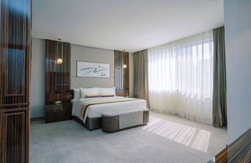 Al Muraqqabat Hotel | 2 Units | Urban Dubai Adventure | Fountain, Burj Khalifa & Downtown Walks