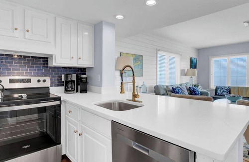 Isle of Palms Apartment | 204 B Port O Call by Avantstay Beachfront Condo!