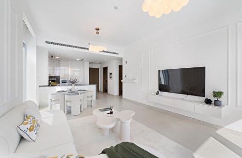 Al Safa Apartment | 2BR Canal Front B3, Waterfront Views