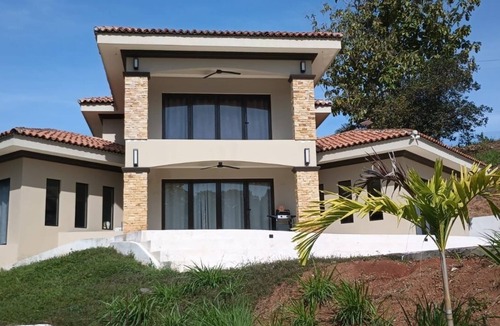 Jaco House | 3-bedroom 3 bath estate in Esterillos with pool and jacuzzi. New construction