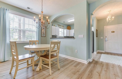 North Myrtle Beach Apartment | 3 Mi to Beach: North Myrtle Beach Condo w/Patio!