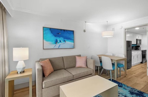 Myrtle Beach Resort | 3 Sunlit Oceanfront King Suites | Balcony, Pool, 0.06 mi to Sea Captain's House