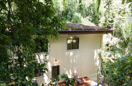 Quepos House | 3BR Casa Heron w/ Private Pool, Wi-Fi & BBQ