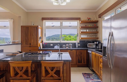Arenal House | 3BR Family Home Heart of Nuevo Arenal