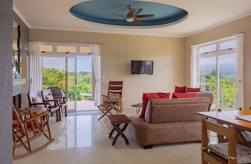Arenal House | 3BR Family Home Heart of Nuevo Arenal