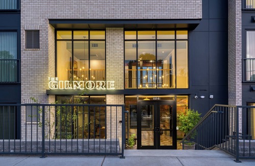 12 South Apartment | 3BR King Suite + Rooftop Terrace | Heart of 12 South | The Gilmore Hotel