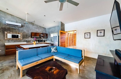 Villarreal House | 3BR Private House Tamarindo Airport (sunrise view)
