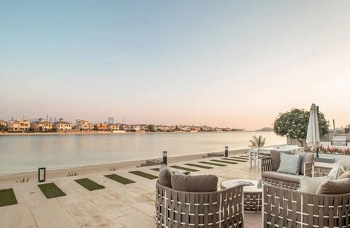 Palm Jumeirah Villa | 6-br Villa on Palm Jumeirah with the swimming pool, beach access and gym