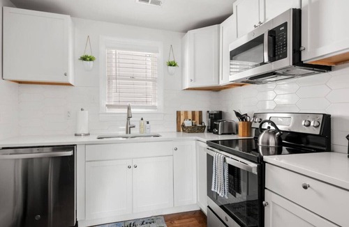 North Charleston Apartment | 8 Bedrooms - Full QuadPlex - 10 min. to Downtown