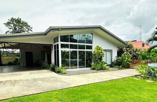 La Fortuna House | A&E House, La Fortuna w/Baldi Hot Springs day pass included