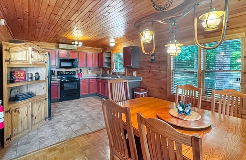 Morganton House | A Touch of Bearadise